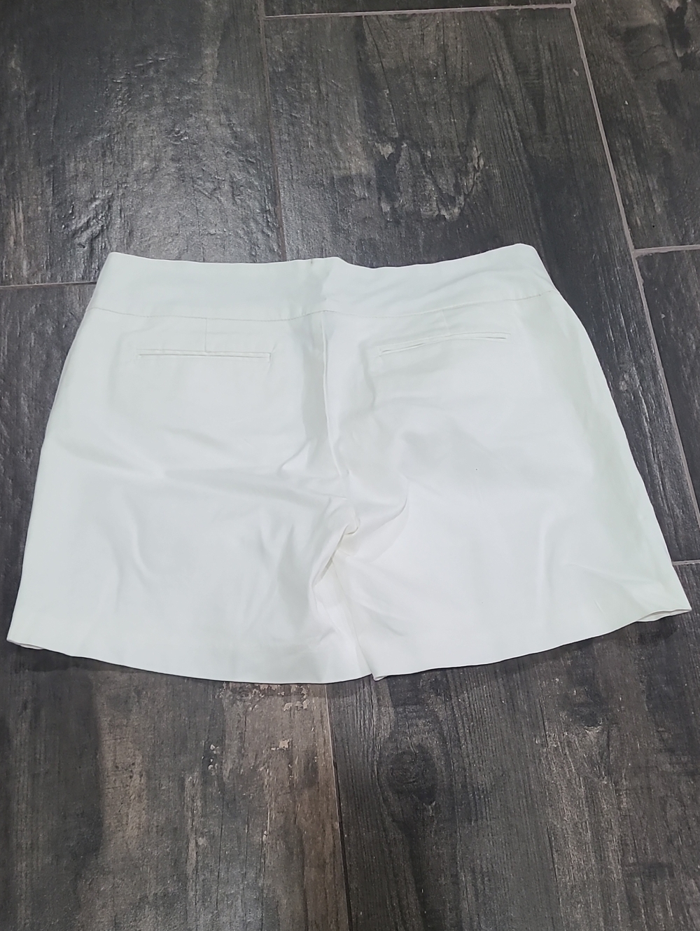 Shorts - Picture 3 of 5